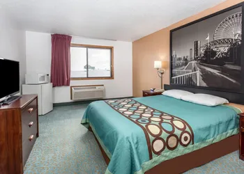 Super 8 by Wyndham Bourbonnais/Kankakee Area hotel thumbnail 4