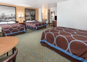 Super 8 by Wyndham Bourbonnais/Kankakee Area hotel thumbnail 8