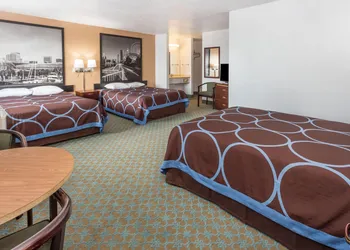 Super 8 by Wyndham Bourbonnais/Kankakee Area hotel thumbnail 8
