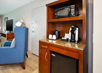 Hilton Garden Inn Virginia Beach Oceanfront hotel thumbnail 6