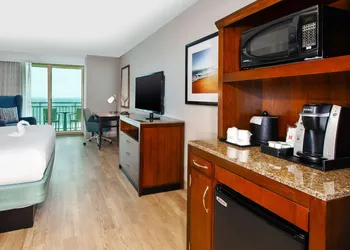 Hilton Garden Inn Virginia Beach Oceanfront hotel thumbnail 8