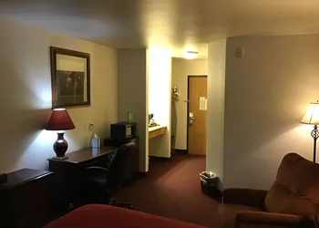 Super 8 by Wyndham Rexburg hotel thumbnail 3