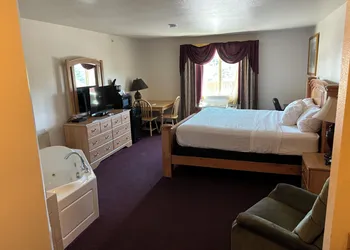 Super 8 by Wyndham Rexburg hotel thumbnail 6