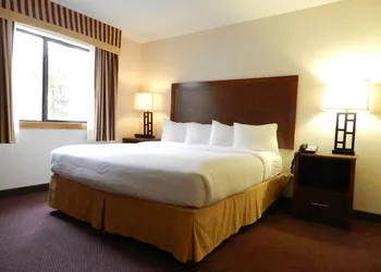 Ashmore Inn and Suites hotel thumbnail 4