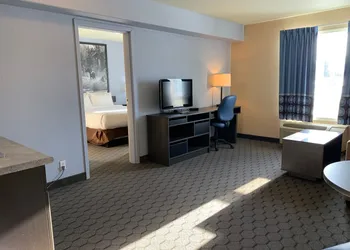 Super 8 by Wyndham Swan River MB hotel thumbnail 6