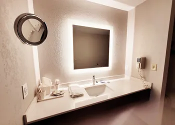 Clarion Pointe Harrodsburg-Danville hotel thumbnail 6