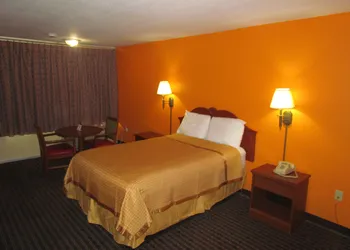 Red Carpet Inn hotel thumbnail 5