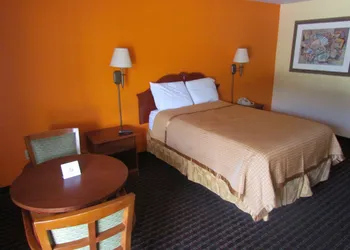 Red Carpet Inn hotel thumbnail 8