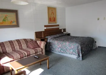 Camelot Court Motel hotel thumbnail 3