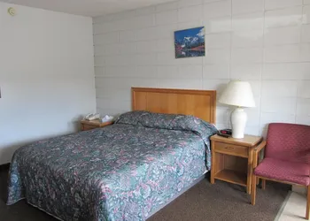 Camelot Court Motel hotel thumbnail 5