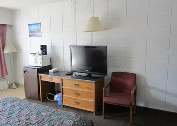 Camelot Court Motel hotel thumbnail 6