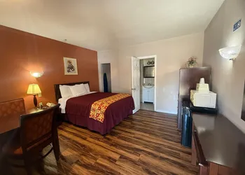Americas Best Value Inn Ozona hotel thumbnail 4