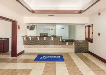 Americas Best Value Inn Stockbridge hotel thumbnail 2