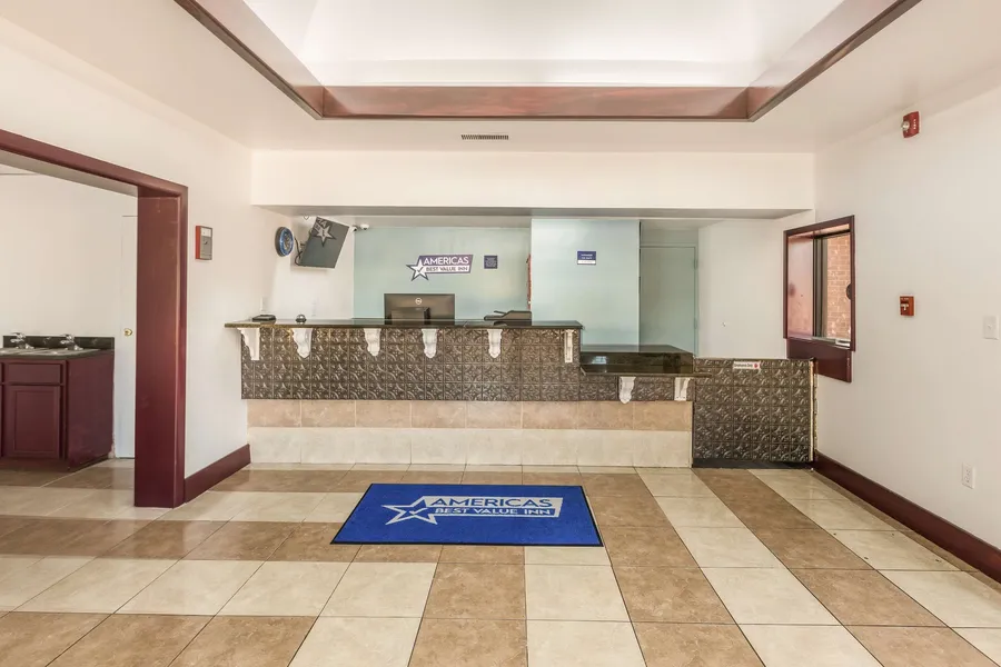 Americas Best Value Inn Stockbridge hotel detail image 2