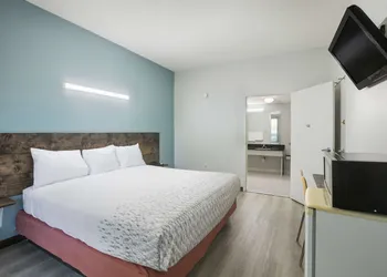 Americas Best Value Inn Stockbridge hotel thumbnail 6