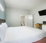 Americas Best Value Inn Stockbridge hotel detail image 7