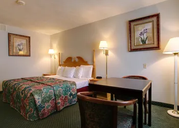 Americas Best Value Inn Uvalde hotel thumbnail 4