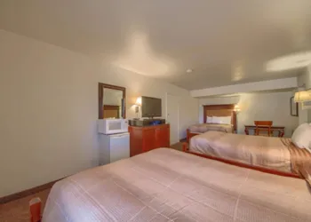 Americas Best Value Inn Uvalde hotel thumbnail 7