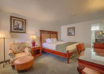 Americas Best Value Inn Uvalde hotel thumbnail 8
