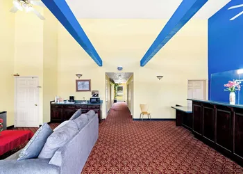 Americas Best Value Inn & Suites Mt. Pleasant hotel thumbnail 3