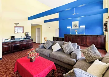 Americas Best Value Inn & Suites Mt. Pleasant hotel thumbnail 4