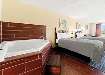 Americas Best Value Inn & Suites Mt. Pleasant hotel thumbnail 7
