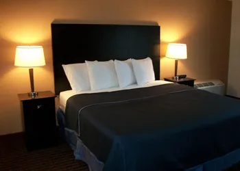 Americas Best Value Inn Romulus Detroit Airport hotel thumbnail 4