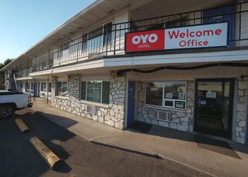 OYO Hotel St. Helens, OR hotel thumbnail 2