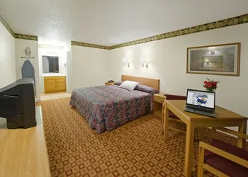 Americas Best Value Inn Weatherford, TX hotel thumbnail 3