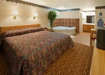 Americas Best Value Inn Weatherford, TX hotel thumbnail 6
