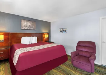 Americas Best Value Inn Belleville hotel thumbnail 5