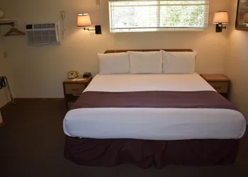 Lazy J Ranch Motel hotel thumbnail 7