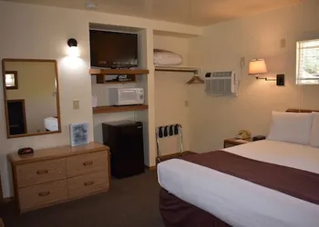 Lazy J Ranch Motel hotel thumbnail 8