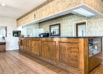 Americas Best Value Inn Paris hotel thumbnail 3