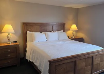 Red Ledges hotel thumbnail 6
