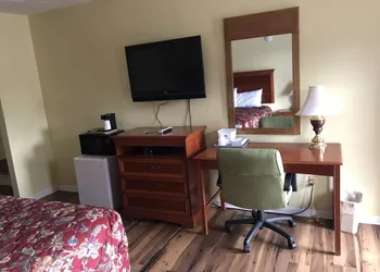 Americas Best Value Inn Jonesville hotel thumbnail 3