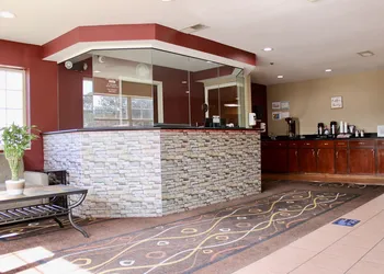 HomeTown Inn & Suites hotel thumbnail 2
