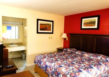 Americas Best Value Inn Arkansas City hotel thumbnail 8