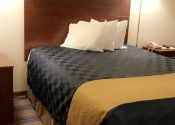 Americas Best Value Inn Champaign hotel thumbnail 6