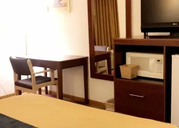 Americas Best Value Inn Champaign hotel thumbnail 7