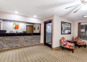 Super 8 by Wyndham Harrisburg hotel thumbnail 3