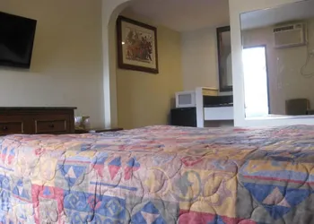 Sunshine Motel hotel thumbnail 3