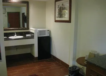 Sunshine Motel hotel thumbnail 5