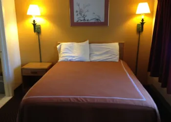 Caravan Motel hotel thumbnail 6