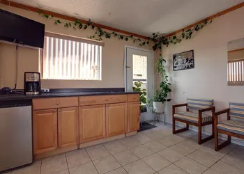 Americas Best Value Inn Comanche hotel thumbnail 2
