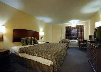Americas Best Value Inn Comanche hotel thumbnail 3