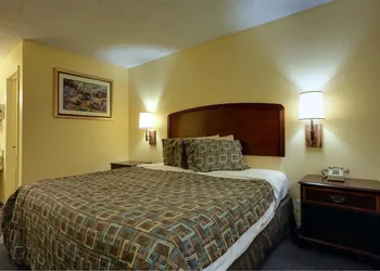 Americas Best Value Inn Comanche hotel thumbnail 4