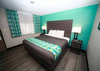 Relax Inn hotel thumbnail 6