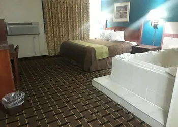 Faribault Hometown Inn & Suites hotel thumbnail 6