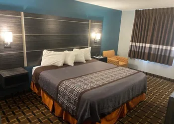 Faribault Hometown Inn & Suites hotel thumbnail 8